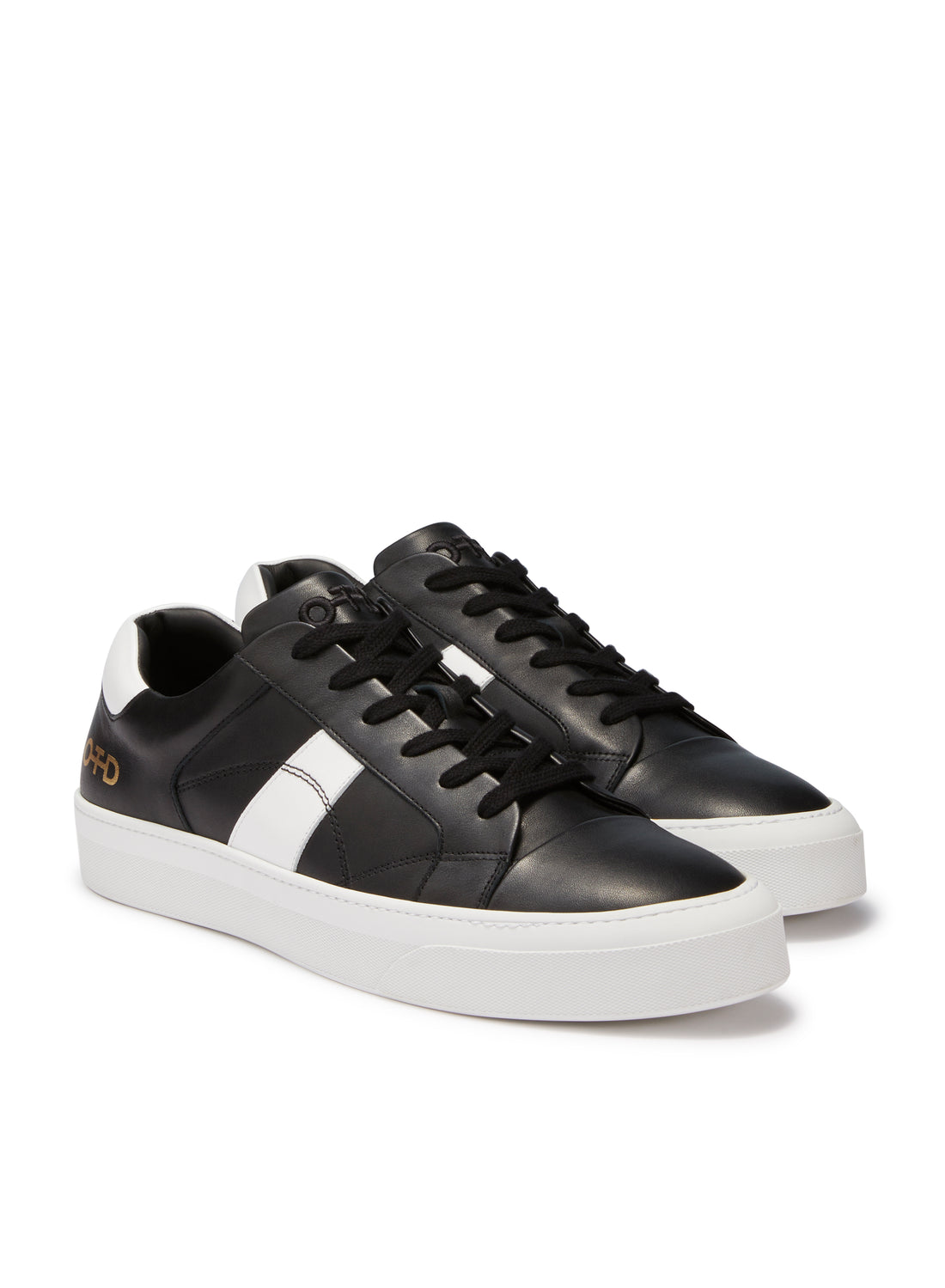 Pair of Men's Black Leather Low-Top Sneakers